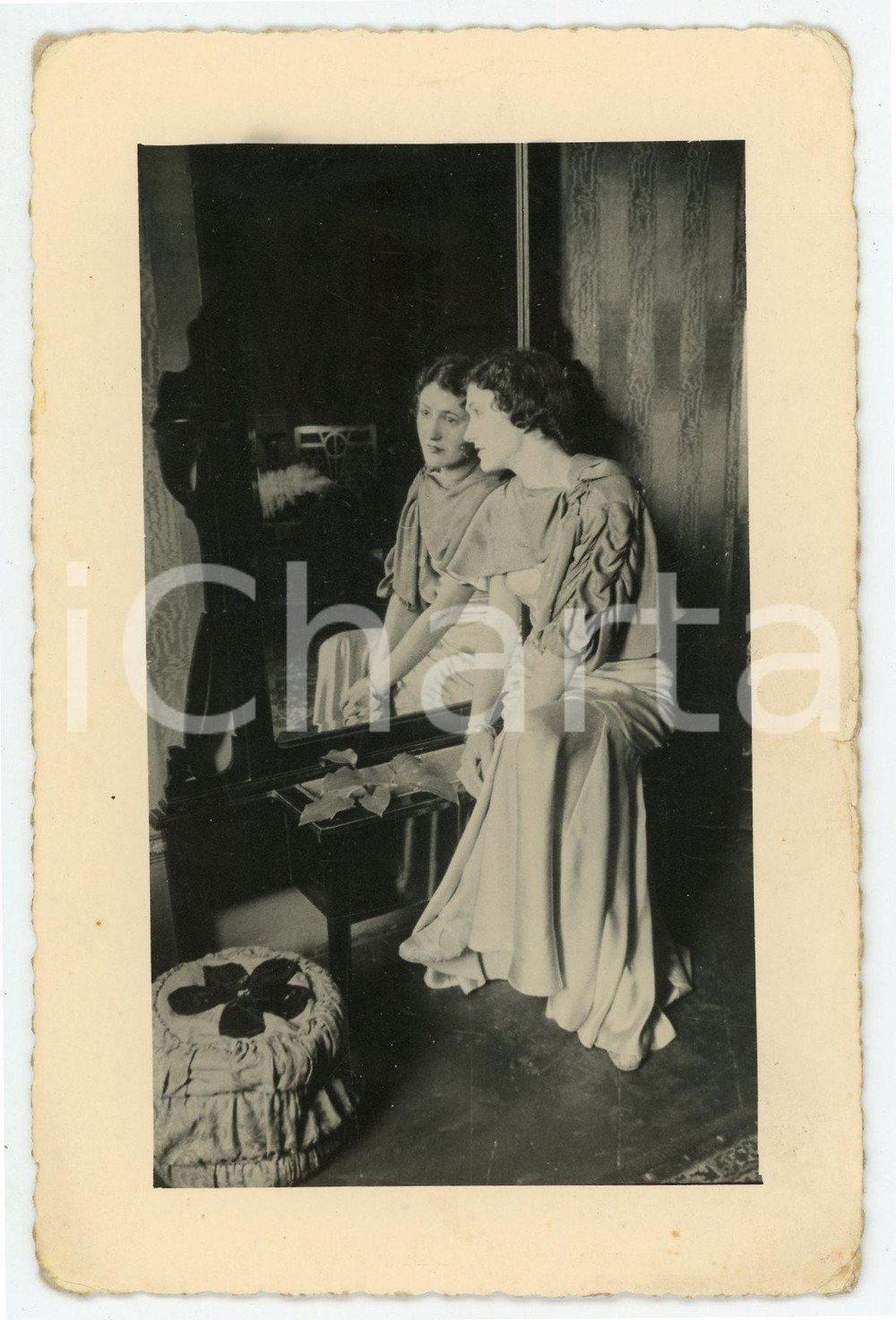 Fotografia d epoca originale 1935 ca ITALIA Donna allo specchio  Foto ANONIMA 9x14 cm 1