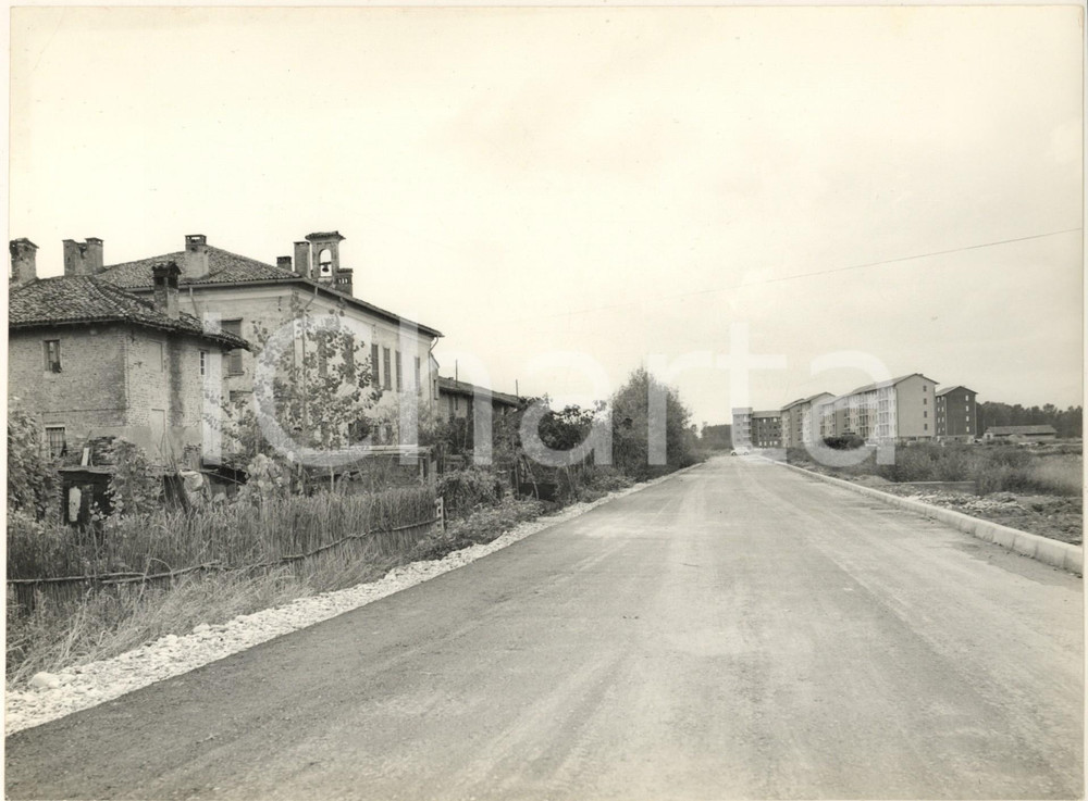 Fotografia d epoca originale 1960 ca PAVIA Quartiere CASCINA SCALA  Strada in sistemazione Foto 24x18 cm 1