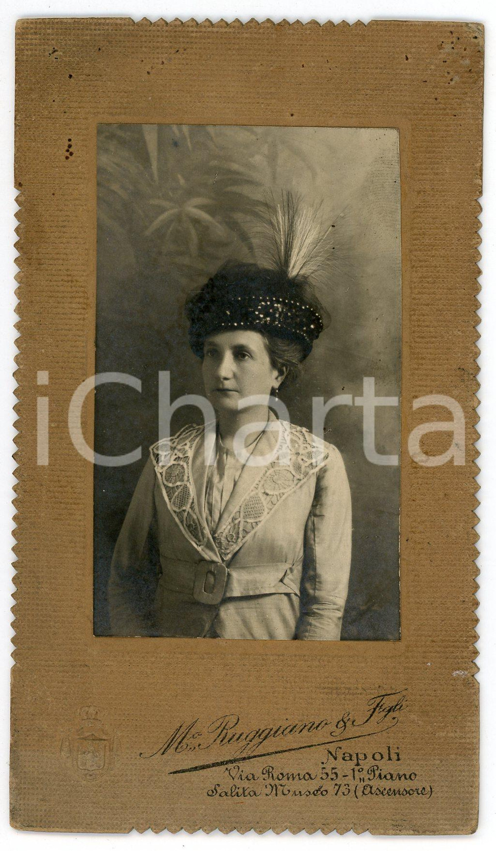 Fotografia d epoca originale 1920 ca NAPOLI Via Roma 55  Ritratto di donna con cappello  Foto M. RUGGIANO 1