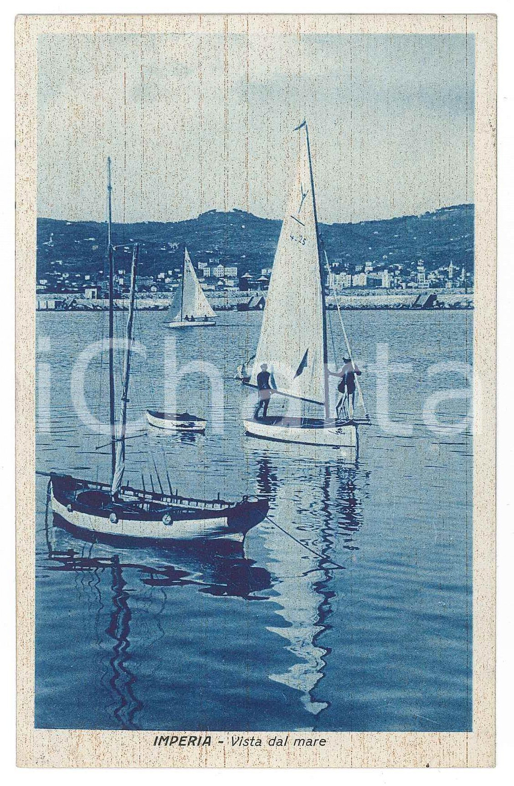 Cartolina originale da collezione 1947 IMPERIA Barche a vela sul mare  Cartolina ANIMATA FP VG 1