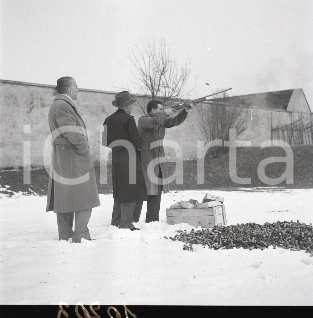 Fotografia d epoca originale 1956 BRESCIA Fucile FRANCHI in prova al poligono a Mompiano NEGATIVO ORIGINALE 2 1