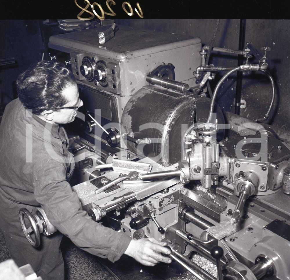 Fotografia d epoca originale 1956 BRESCIA Fucili FRANCHI lavorazioni in corso NEGATIVO ORIGINALE 1 1