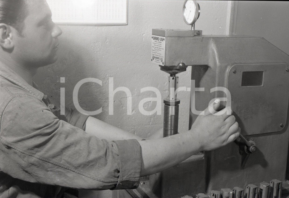 Fotografia d epoca originale 1956 BRESCIA Fucili FRANCHI lavorazioni in corso NEGATIVO ORIGINALE 9 1