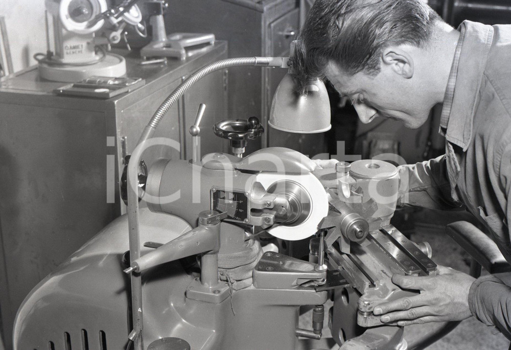 Fotografia d epoca originale 1956 BRESCIA Fucili FRANCHI lavorazioni in corso NEGATIVO ORIGINALE 11 1