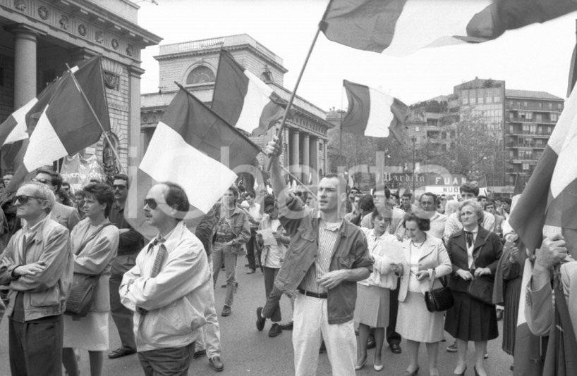 Fotografia d epoca originale 1988 MILANO Manifestazione MSI destra Nazionale  NEGATIVO ORIGINALE 5 1