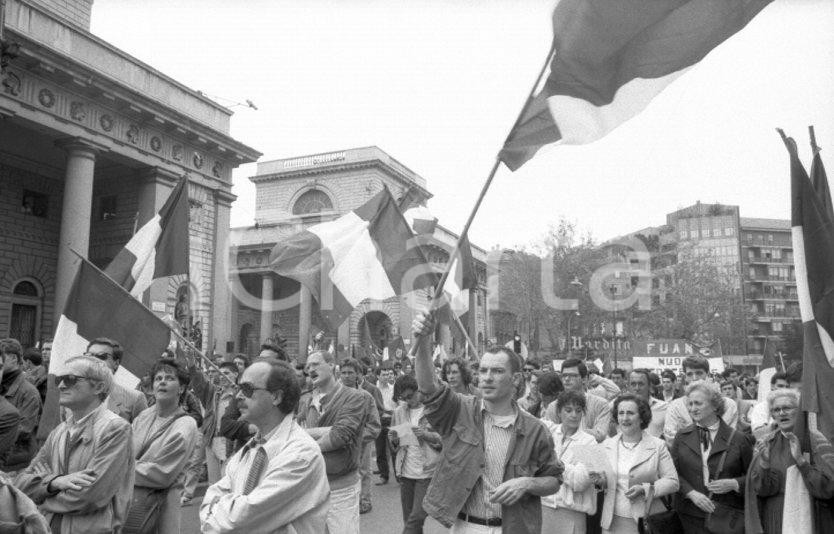 Fotografia d epoca originale 1988 MILANO Manifestazione MSI destra Nazionale  NEGATIVO ORIGINALE 4 1