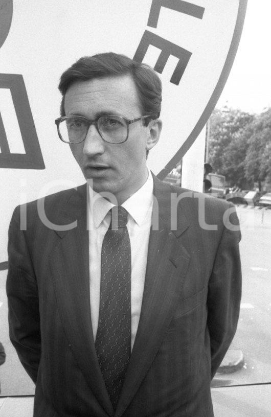 Fotografia d epoca originale 1988 MILANO Gianfranco FINI a Manifestazione MSI NEGATIVO ORIGINALE 5 1