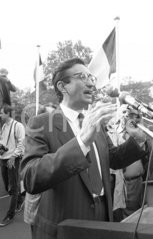 Fotografia d epoca originale 1988 MILANO Gianfranco FINI a Manifestazione MSI NEGATIVO ORIGINALE 16 1