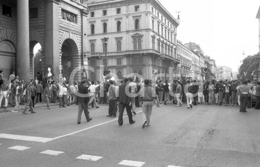 Fotografia d epoca originale 1988 MILANO Manifestazione MSI destra Nazionale  NEGATIVO ORIGINALE 8 1