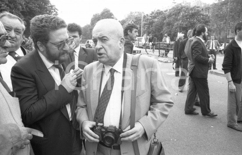 Fotografia d epoca originale 1988 MILANO Giorgio PISANÒ e Riccardo DE CORATO a corteo NEGATIVO ORIGINALE 1