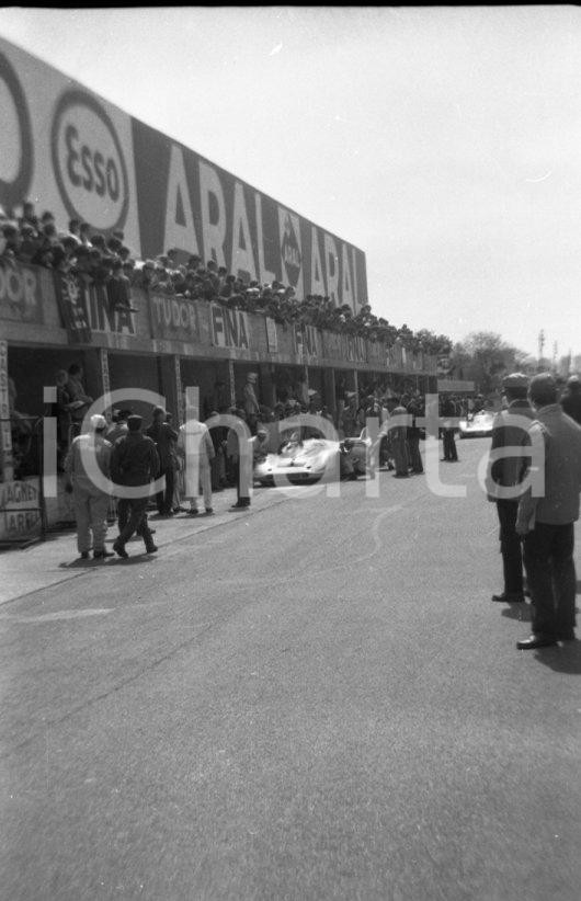 Fotografia d epoca originale 1971 MONZA Autodromo 1000 Chilometri Porsche 917K ai box NEGATIVO ORIGINALE 1 1
