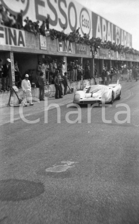 Fotografia d epoca originale 1971 MONZA Autodromo 1000 Chilometri Porsche 917K al box NEGATIVO ORIGINALE 1 1