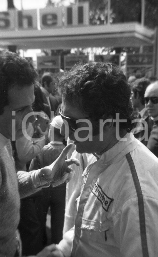 Fotografia d epoca originale 1971 MONZA Autodromo 1000 Chilometri Nino VACCARELLA al box NEGATIVO ORIGINALE 1 1