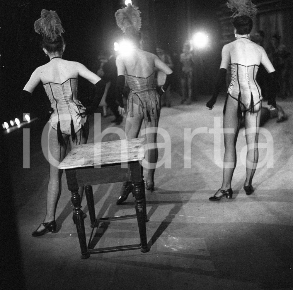 Fotografia d epoca originale 1953 BRESCIA Ballerine avanspettacolo al Cineteatro ODEON NEGATIVO ORIGINALE 1 1