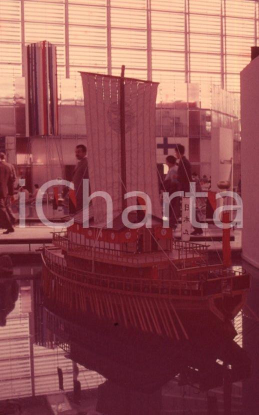 Fotografia d epoca originale 1961 TORINO Italia 61 Modello Atakebune nave da guerra giapponese NEGATIVO ORIG. 1