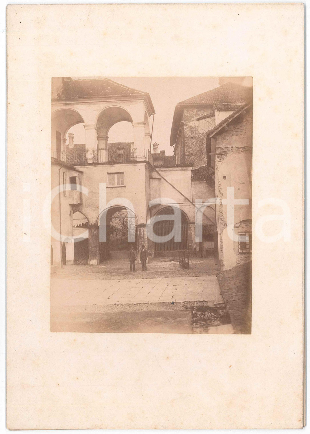 Fotografia d epoca originale 1900 ca OVADA ? Cortile di un palazzo storico Fotografia RARA 18x25 cm 1