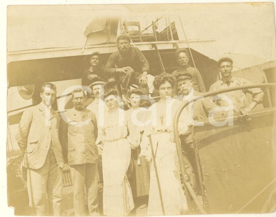 Fotografia d epoca originale Maggio 1905 FIUMICINO Gita in barca  Gruppo di famiglia  Foto 12x9 cm 1