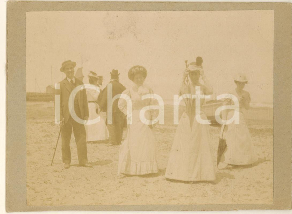 Fotografia d epoca originale 1910 ca FIUMICINO RM Una passeggiata in spiaggia  Foto COSTUME 13x10 cm 1