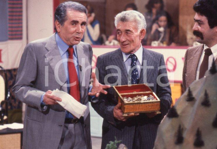 Fotografia d epoca originale 1980ca Enzo TORTORA durante la trasmissione Portobello TV 35mm vintage slide 1