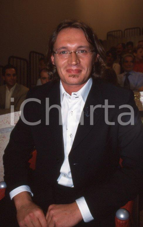 Fotografia d epoca originale 2001 TELEGATTI Lorenzo BATTISTELLO del GRANDE FRATELLO 1 35 mm VINTAGE SLIDE 1