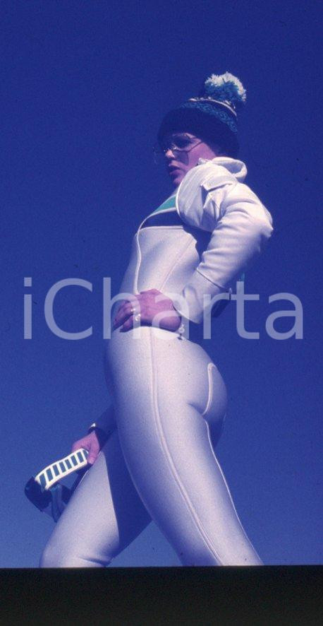 Fotografia d epoca originale 1975 ca COSTUME USA  LAS VEGAS / NEVADA Moda sci 35mm VINTAGE SLIDE 1 1
