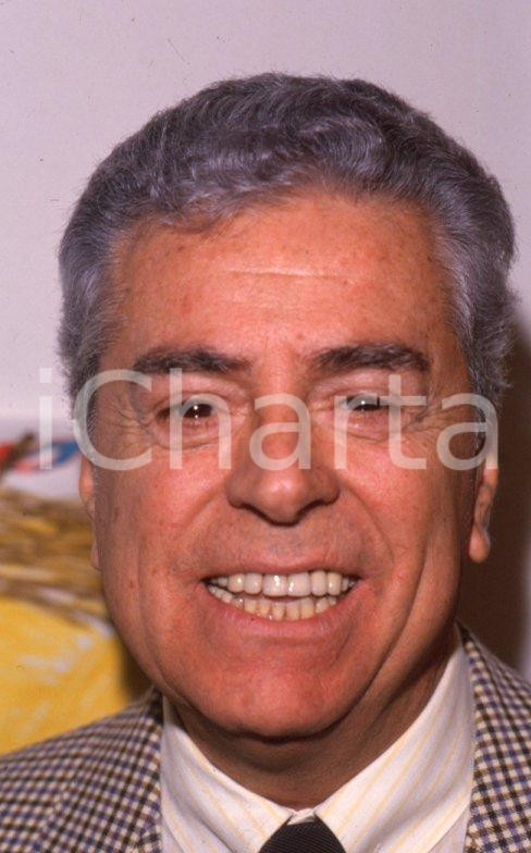 Fotografia d epoca originale 1990 ca STRISCIA LA NOTIZIA Raffaele PISU conduttore 35mm VINTAGE SLIDE 1 1