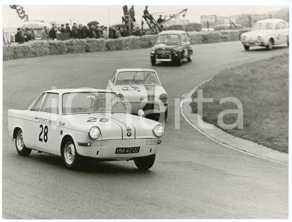 Fotografia d epoca originale 1970 ca NEDERLAND  STICHTS Racing team BMW 700 in gara  Foto 23x17 cm 1