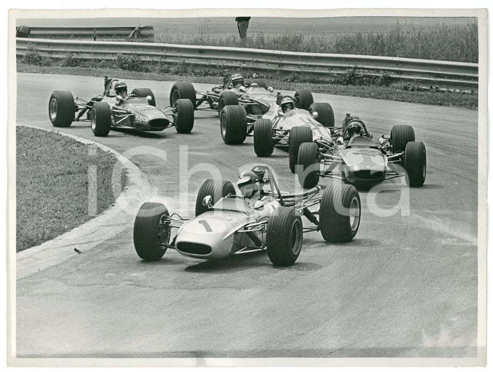 Fotografia d epoca originale 1970 ca FORMULA 3 Jurg DUBLER Maurizio MONTAGNANI Giuseppe MARIELLA Foto 1