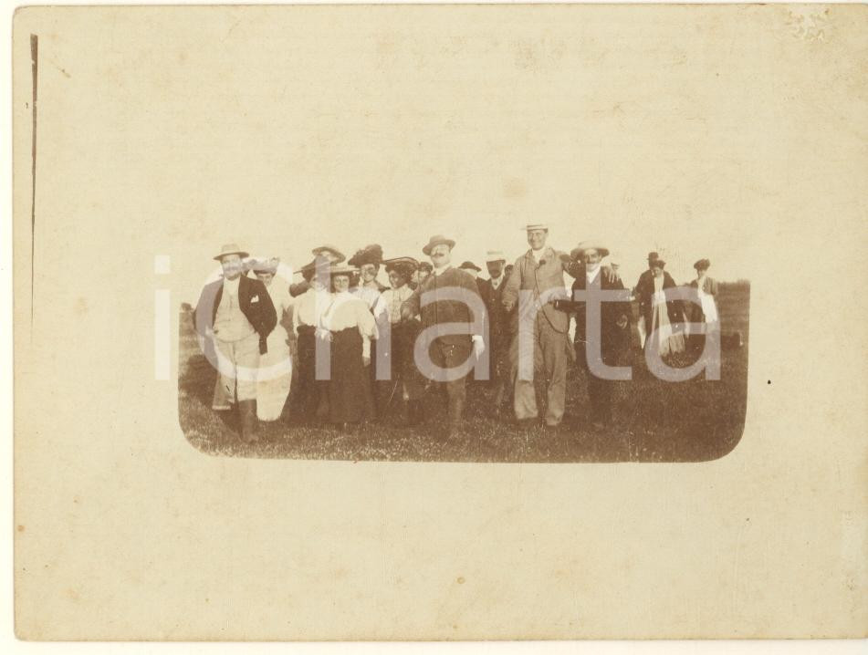 Fotografia d epoca originale 1910 ca FIUMICINO Ritratto di gruppo in campagna  Foto COSTUME 12x9 cm 1