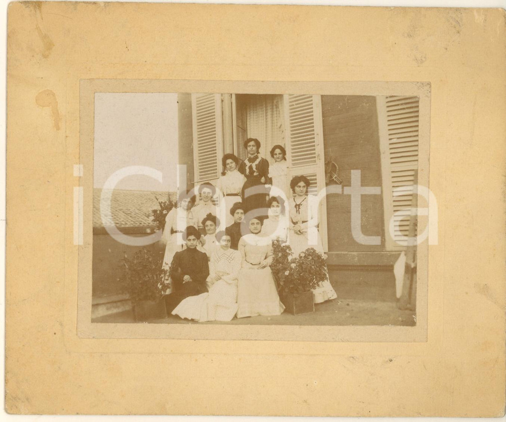 Fotografia d epoca originale 1910 ca FIUMICINO Gruppo di donne in terrazzo  Ritratto Foto COSTUME 17x14 cm 1