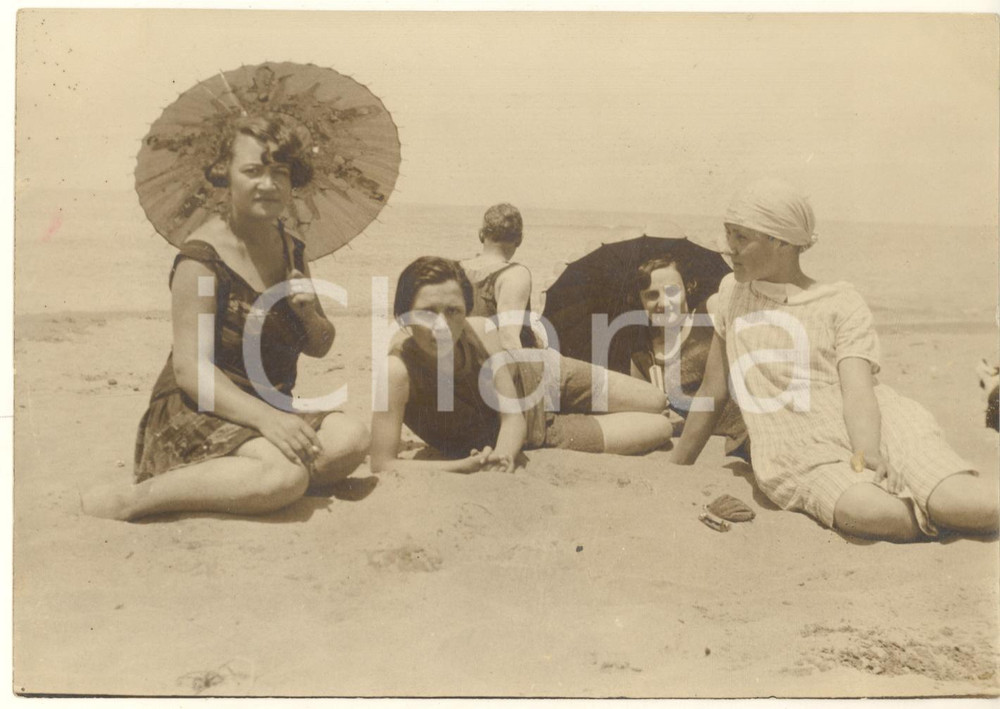 Fotografia d epoca originale 1930 ca LITORALE ROMANO Contessa Lydia ALESSANDRI con parenti Foto 18x13 cm 1