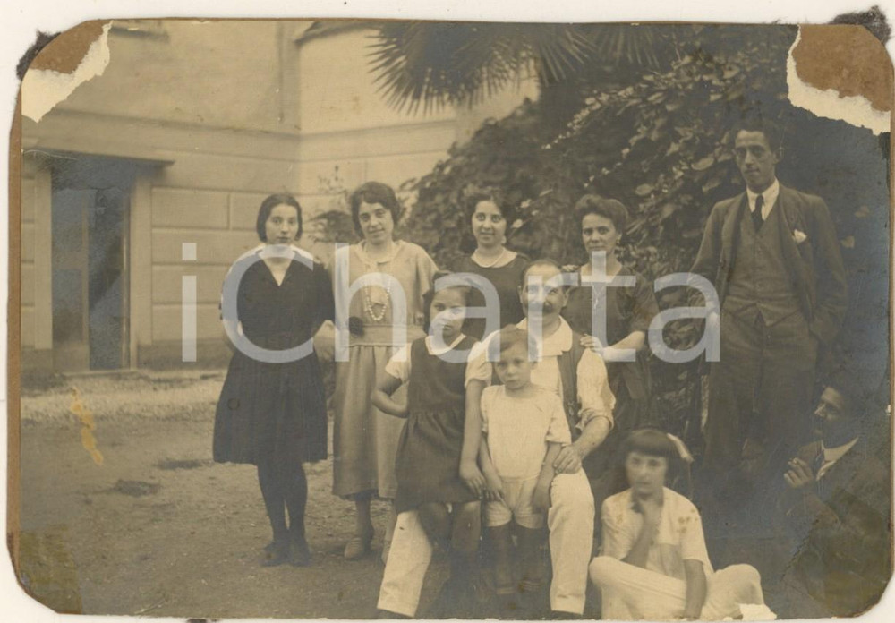 Fotografia d epoca originale 1930 ca LUINO VA Villa CAPRERA  Ritratto di famiglia  Foto 16x11 cm 1