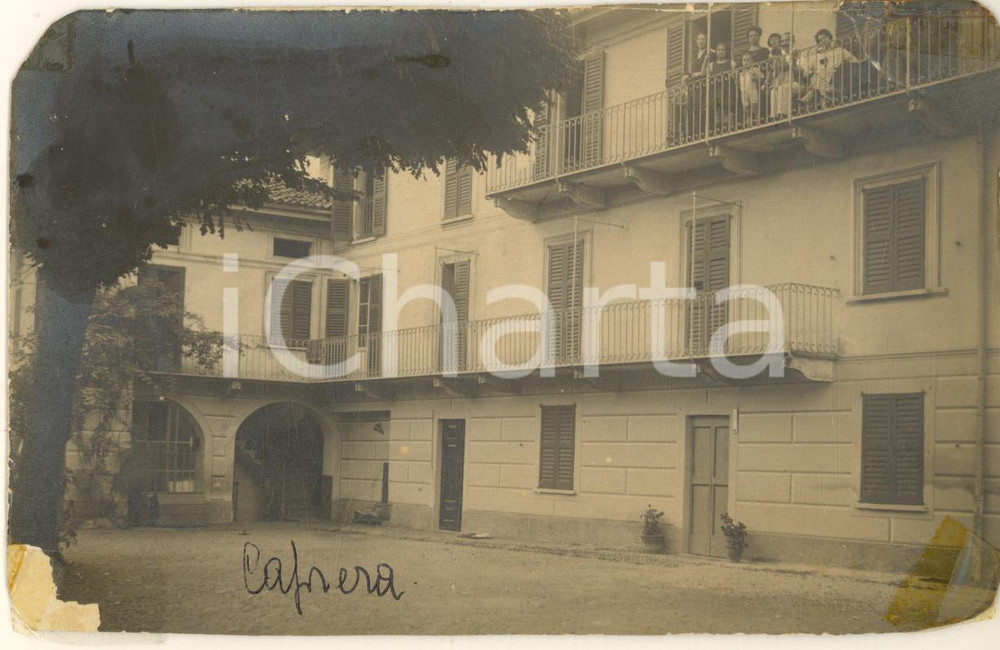 Fotografia d epoca originale 1930 ca LUINO VA Villa CAPRERA  Cortile interno  Foto ANIMATA 16x10 cm 1