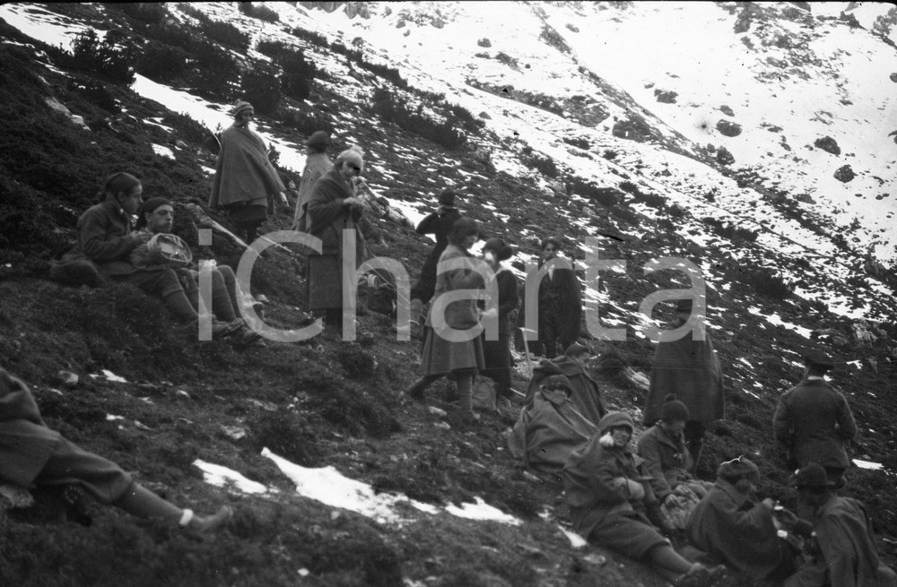 Fotografia d epoca originale 1922 Escursionisti sullo ZUCCONE CAMPELLI in Valsassina NEGATIVO ORIGINALE 1 1