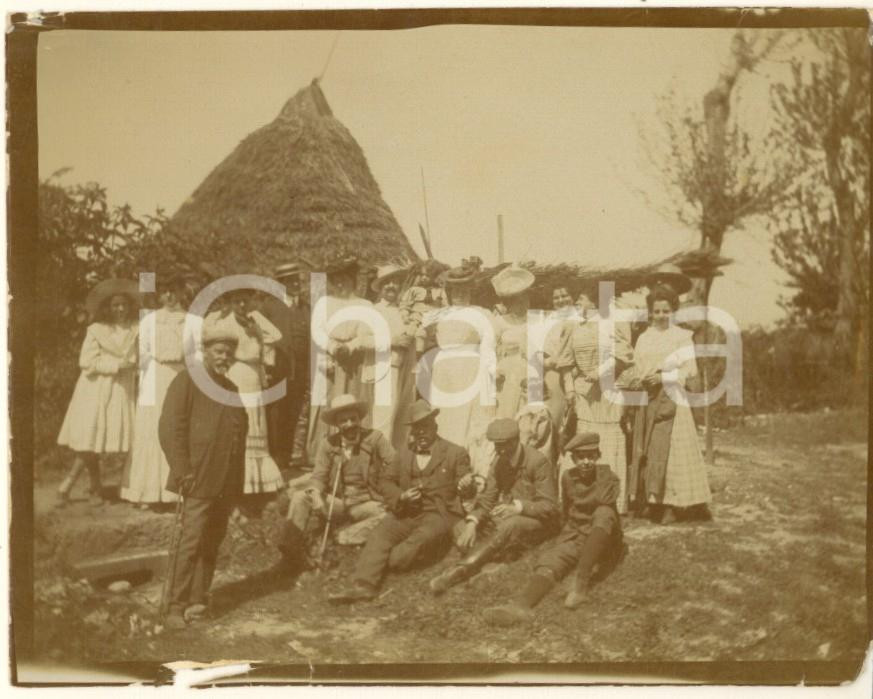 Fotografia d epoca originale 1910 ca Area di ROMA Famiglia in campagna  Fotografia anonima 11x8 cm 1