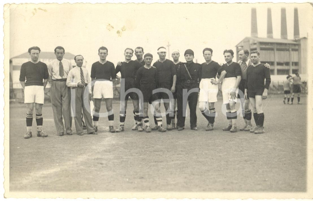 Fotografia d epoca originale 1935 ca TRINO VERCELLESE ?  CALCIO  Squadra amatoriale Foto cartolina 1