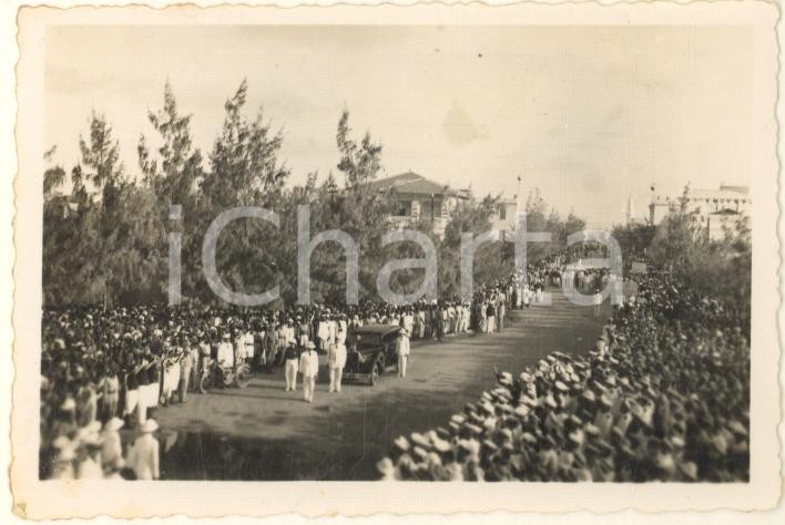 Fotografia d epoca originale 1935 AOI MOGADISCIO Rodolfo GRAZIANI si reca al Monumento ai Caduti Foto 9x6 cm 1