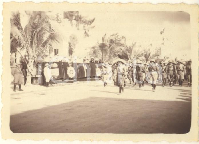 Fotografia d epoca originale 1935 AOI MOGADISCIO Rivista 11 Novembre  Magg. CAPANNA e automobilisti FOTO 9x6 1