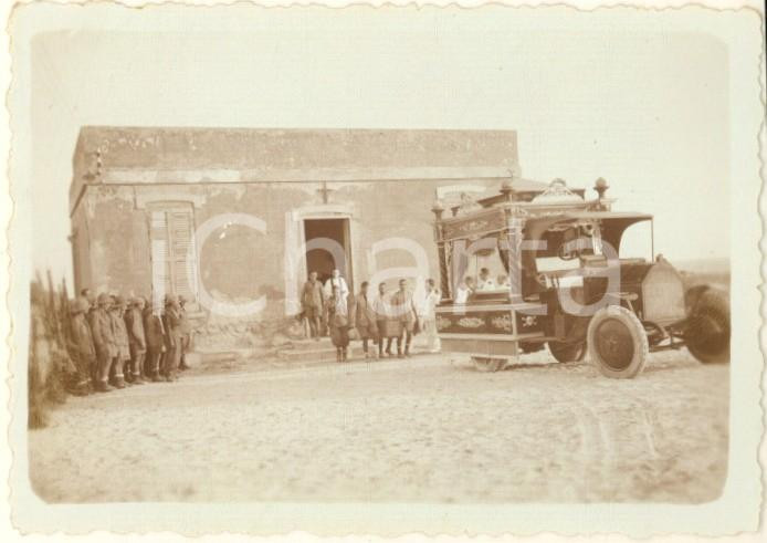 Fotografia d epoca originale 1936 AOI SOMALIA Funerali soldato PISARONI squadra panettieri Foto 9x6 cm 1