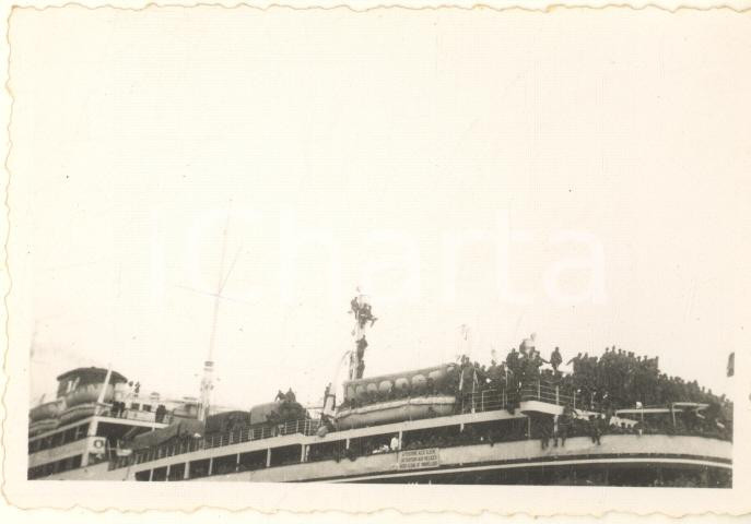 Fotografia d epoca originale 1935 Porto di MESSINA  Piroscafo Vulcania in partenza per l AOI Foto 9x6 cm 1