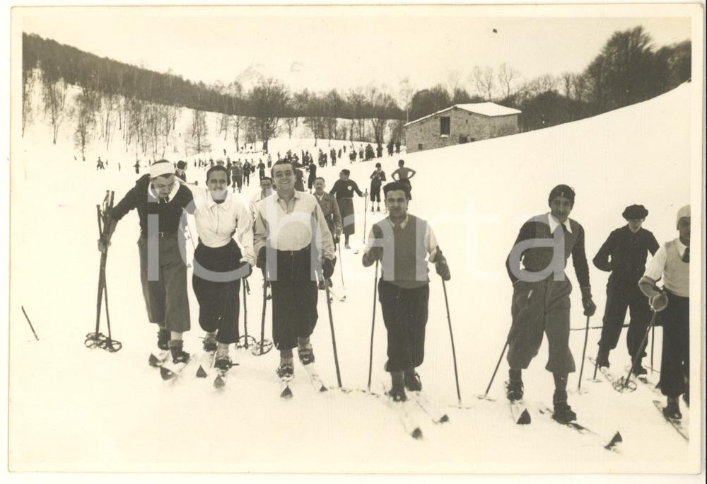 Fotografia d epoca originale 1937 LOMBARDIA  PIANI RESINELLI  Gruppo di sciatori Foto 12x8 cm 1