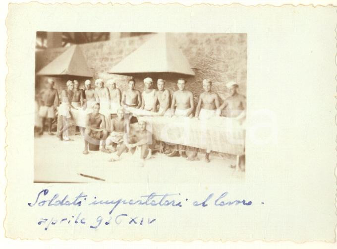 Fotografia d epoca originale Aprile 1936 AOI MOGADISCIO Soldati panettieri impastatori al lavoro Foto 8x6 1