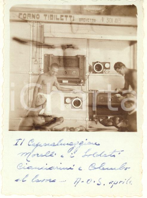 Fotografia d epoca originale Aprile 1936 AOI MOGADISCIO Soldati panettieri con forno Tibiletti Foto 6x8 cm 1