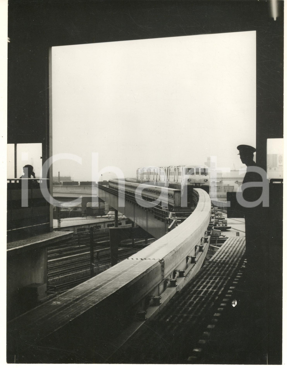 Fotografia d epoca originale 1964 TOKYO HANEDA Airport JAPAN  ALWEG monorail  Photo 18x24 cm 1