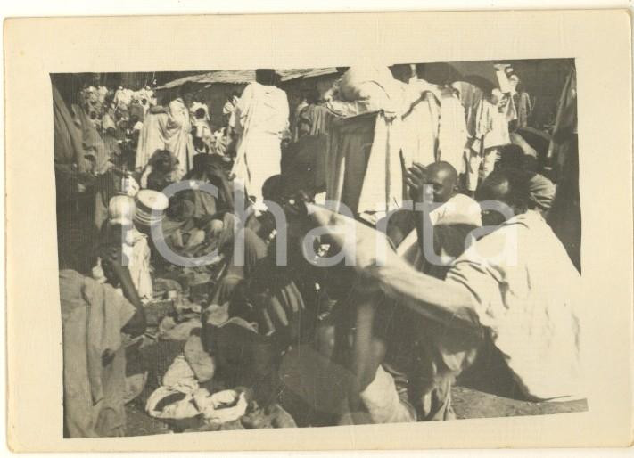 Fotografia d epoca originale 1936 AOI COSTUMI ETIOPIA  Scena al mercato Foto 9x6 cm 1