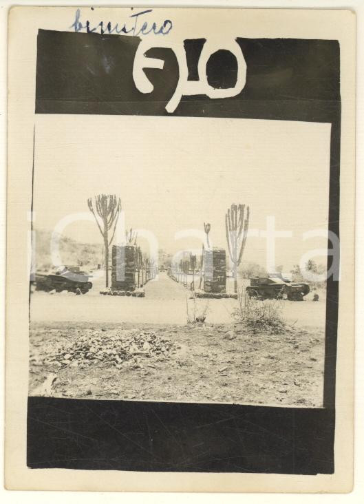 Fotografia d epoca originale 1935 AOI DEMBENGUINA  ETIOPIA Ingresso cimitero militare italiano Foto 6x9 1