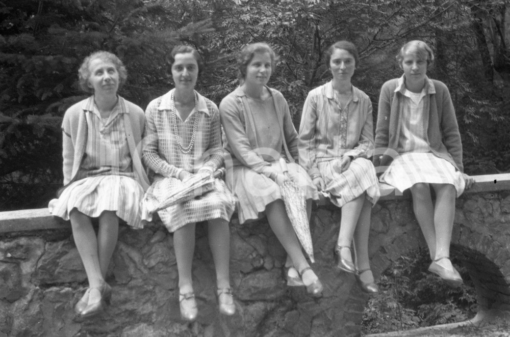 Fotografia d epoca originale 1927 ORONCO VA Foto gruppo su via Sacra del Sacro Monte NEGATIVO ORIGINALE 2 1