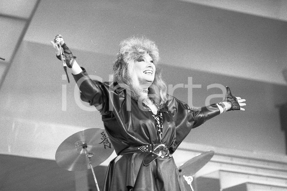 Fotografia d epoca originale 1987 SANREMO Alla Pugačëva canta Nado že 35mm NEGATIVO ORIGINALE 2 1