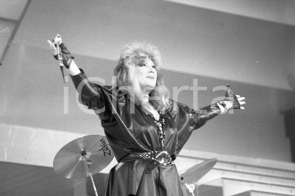 Fotografia d epoca originale 1987 SANREMO Alla Pugačëva canta Nado že 35mm NEGATIVO ORIGINALE 1