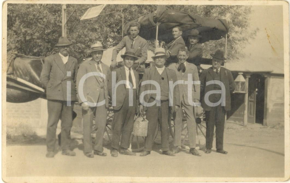 Fotografia d epoca originale 1929 Area di PAVIA Gita sul Po  Escursionisti in calesse  Foto cartolina 1